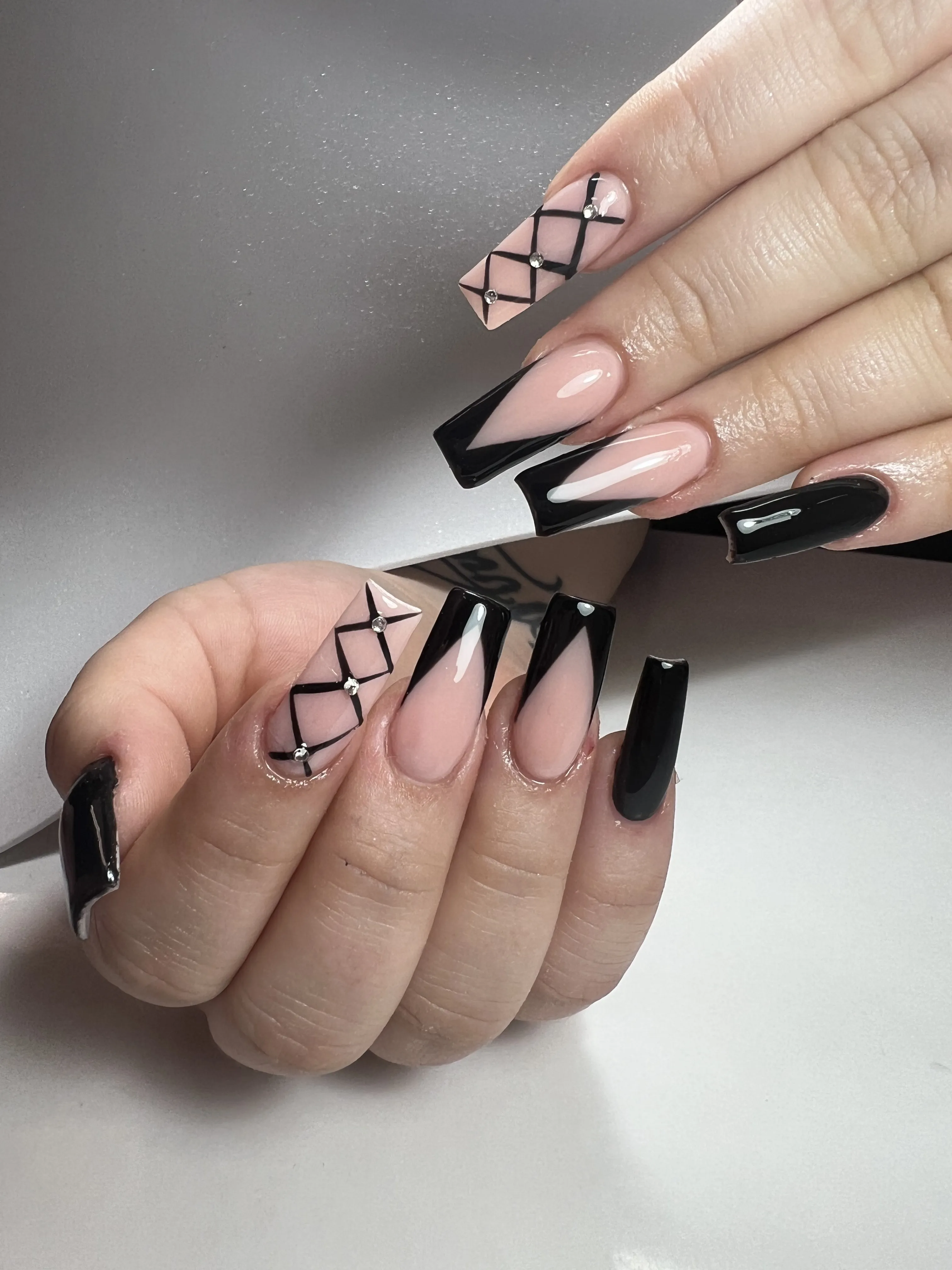 French negra con dibujo cruzado